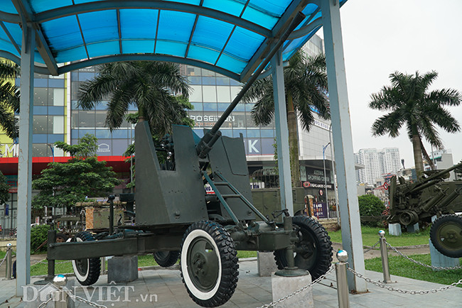 Pháo phòng không 37mm của Tiểu đội 3, Đại đội 8, Tiểu đoàn 394, Trung đoàn 367, gắn liền với sự hy sinh dũng cảm của liệt sĩ Tô Vĩnh Diện. Trong lúc đưa pháo vào trận địa, anh đã dũng cảm lấy thân mình chèn pháo, không cho khẩu pháo lao xuống vực sâu.