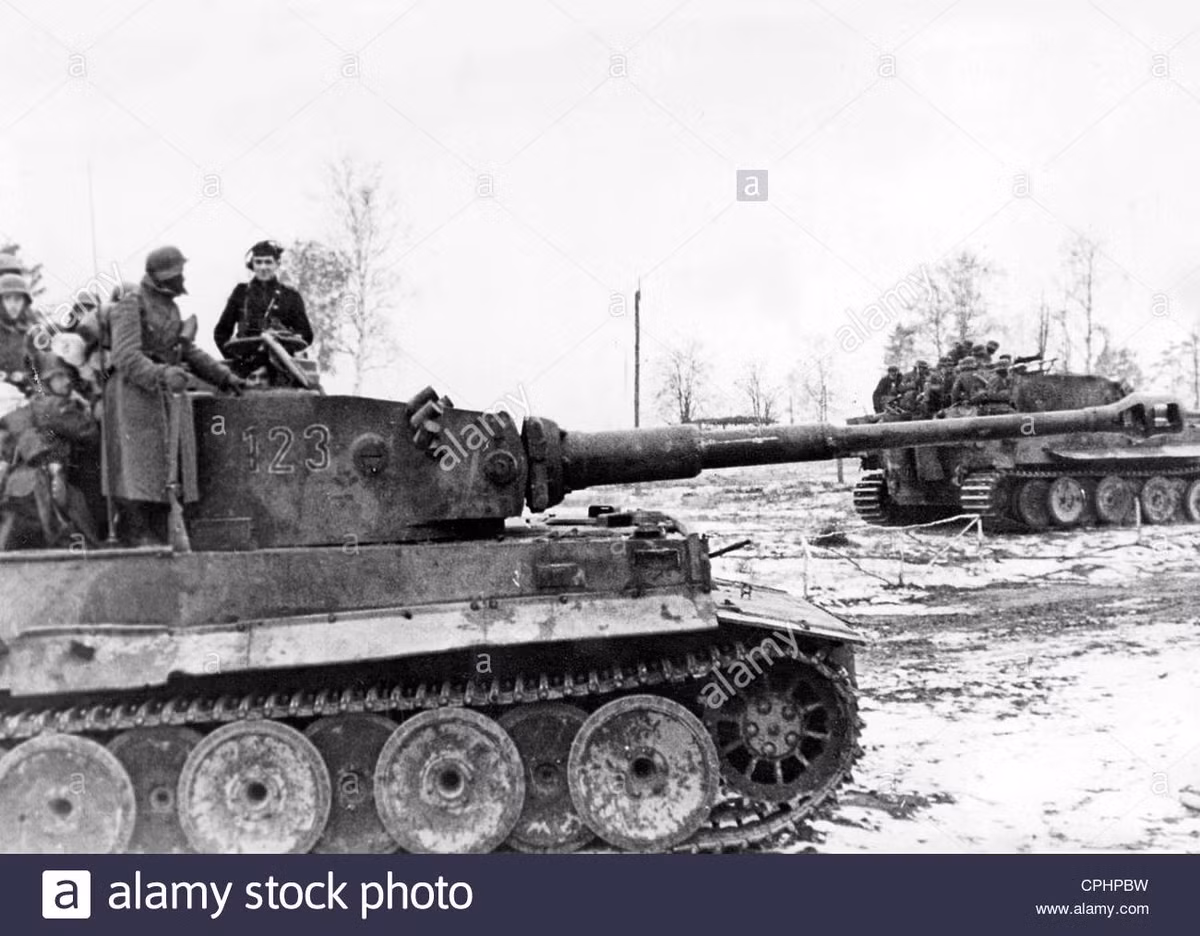 Chính điều này đã thúc đẩy người Đức phát triển các loại xe tăng hạng trung và hạng nặng mới, đủ sức đương đầu với xe tăng Liên Xô. Nhưng người Đức lại bị mắc kẹt trong một vòng luẩn quẩn giữa thiết kế và trang bị những chiếc xe tăng lớn hơn, với lớp giáp dày hơn và pháo mạnh hơn, khi họ chiến đấu với Hồng quân ở Mặt trận phía Đông.