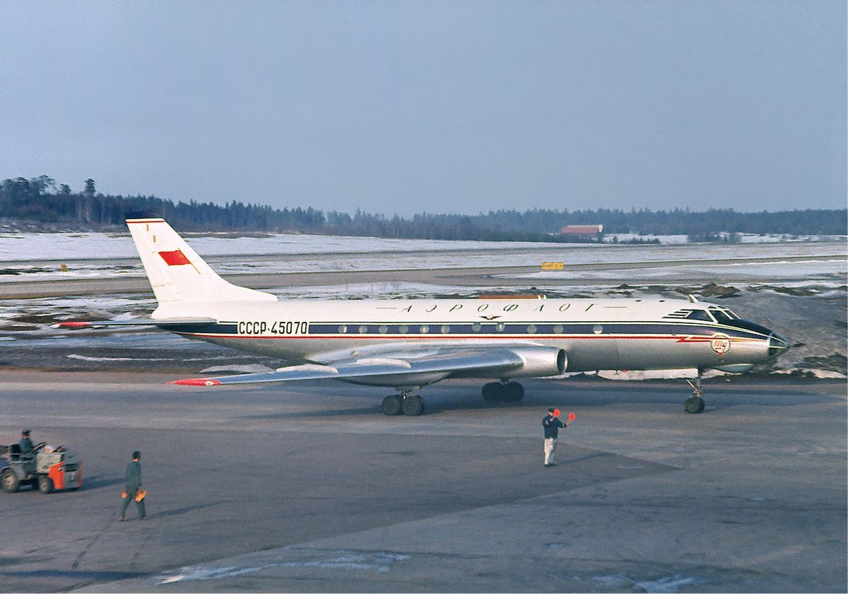 Trong khi đó, chiếc Tu-124 và Il-86, vốn sử dụng trong lực lượng vận tải quân sự Liên Xô, được NATO đặt tên lần lượt là Cookpot (Cái xoong) và Camber (Uốn cong). 
