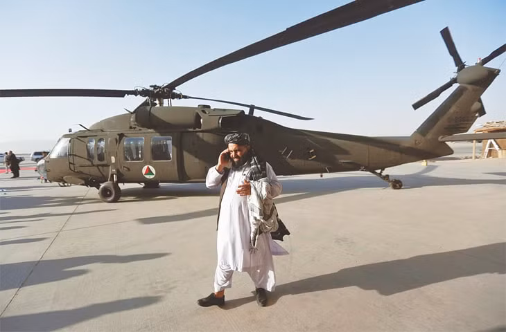 Jack McCain cho biết: "Chúng tôi thường xuyên gặp phải các tình huống, phi công vừa hạ cánh xuống bãi đáp và đã phải hứng chịu đạn pháo và được yêu cầu bay thường xuyên đến những nơi khó khăn và nguy hiểm nhất ở đất nước này, có làm việc ở Afghanistan mới thấy, chưa bao giờ có tình huống như vậy".