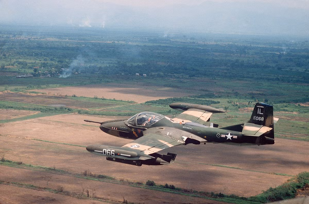 Máy bay Cessna A-37 Dragonfly là loại cường kích ném bom duy nhất, được Mỹ trang bị rộng rãi cho không quân ngụy Sài Gòn, sử dụng từ những năm 1967 trong cuộc chiến ở Việt Nam.