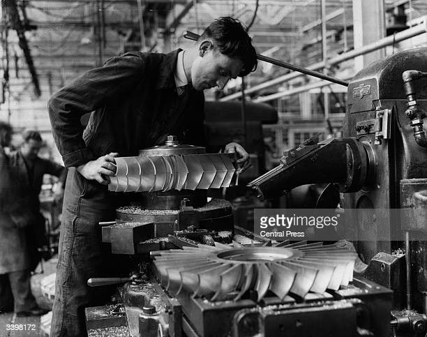 Người Anh sau khi bán cho Liên Xô những động cơ trên, liền tiếp tục sản xuất số lượng lớn rồi đợi “khách” quay lại mua tiếp, hoặc thương lượng mua bản quyền sở hữu trí tuệ, nhưng người Liên Xô đã “một đi không trở lại”. Những động cơ được mua về, lập tức được Liên Xô dỡ ra nghiên cứu.