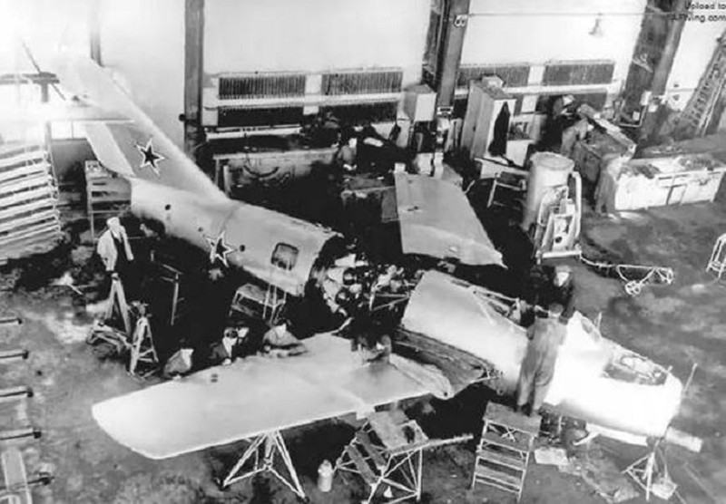 Với đội ngũ cán bộ khoa học kỹ thuật hùng hậu, cùng nền tảng công nghiệp vững mạnh, chỉ ít lâu sau hàng loạt động cơ phỏng theo cơ chế “Nene-RD-45” phiên bản Liên Xô đã ra đời. Những chiếc tiêm kích MiG-15 tối tân với các tính năng ưu việt, lắp loại động cơ này được sản xuất hàng loạt năm 1948 là dấu ấn cho sự ngớ ngẩn của người Anh.