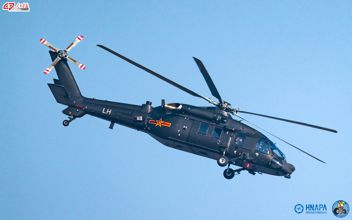 Như vậy Z-20 phiên bản cứu hộ có thể tăng đáng kể tầm bay, đồng thời có khả năng tự vệ ở mức độ nhất định, có thể thực hiện các hoạt động tác chiến đặc biệt, hoặc cứu nạn sau chiến tuyến của đối phương. Nguồn ảnh: Sina