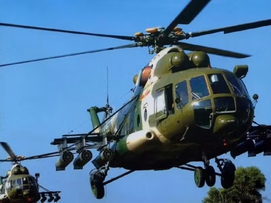 Vì vậy Z-20 vũ trang chỉ có thể là phiên bản hỗ trợ tiến công, giống như Mi-171 của Nga, hiện có trong biên chế Quân đội Trung Quốc; nó vừa đảm nhiệm vận tải, vừa có thể hỗ trợ hỏa lực cho các lực lượng đổ bộ, trong các chiến dịch đổ bộ đường không mà thôi. Nguồn ảnh: Sina