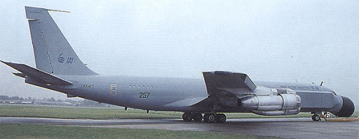 Trong những năm cuối cùng trong nhiệm kỳ của mình, chính quyền Tổng thống Clinton cũng ngăm chặn Israel xuất khẩu máy bay cảnh báo sớm (AEW) Phalcon cho Trung Quốc; buộc Trung Quốc phải mất nhiều năm, mới có thể tự phát triển loại máy bay AEW của riêng mình.