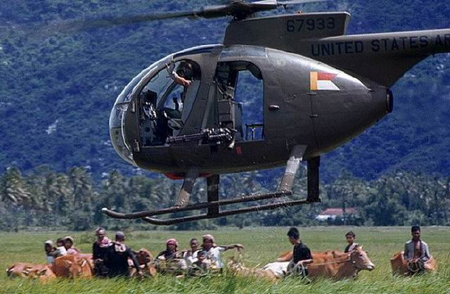 Thứ hai là trực thăng Hughes OH-6 Cayuse và Bell OH-58 Kiowa, được thiết kế làm trực thăng tấn công hạng nhẹ. Bell OH-58 Kiowa còn thường được triển khai để làm nhiệm vụ tuần tra và trinh sát.