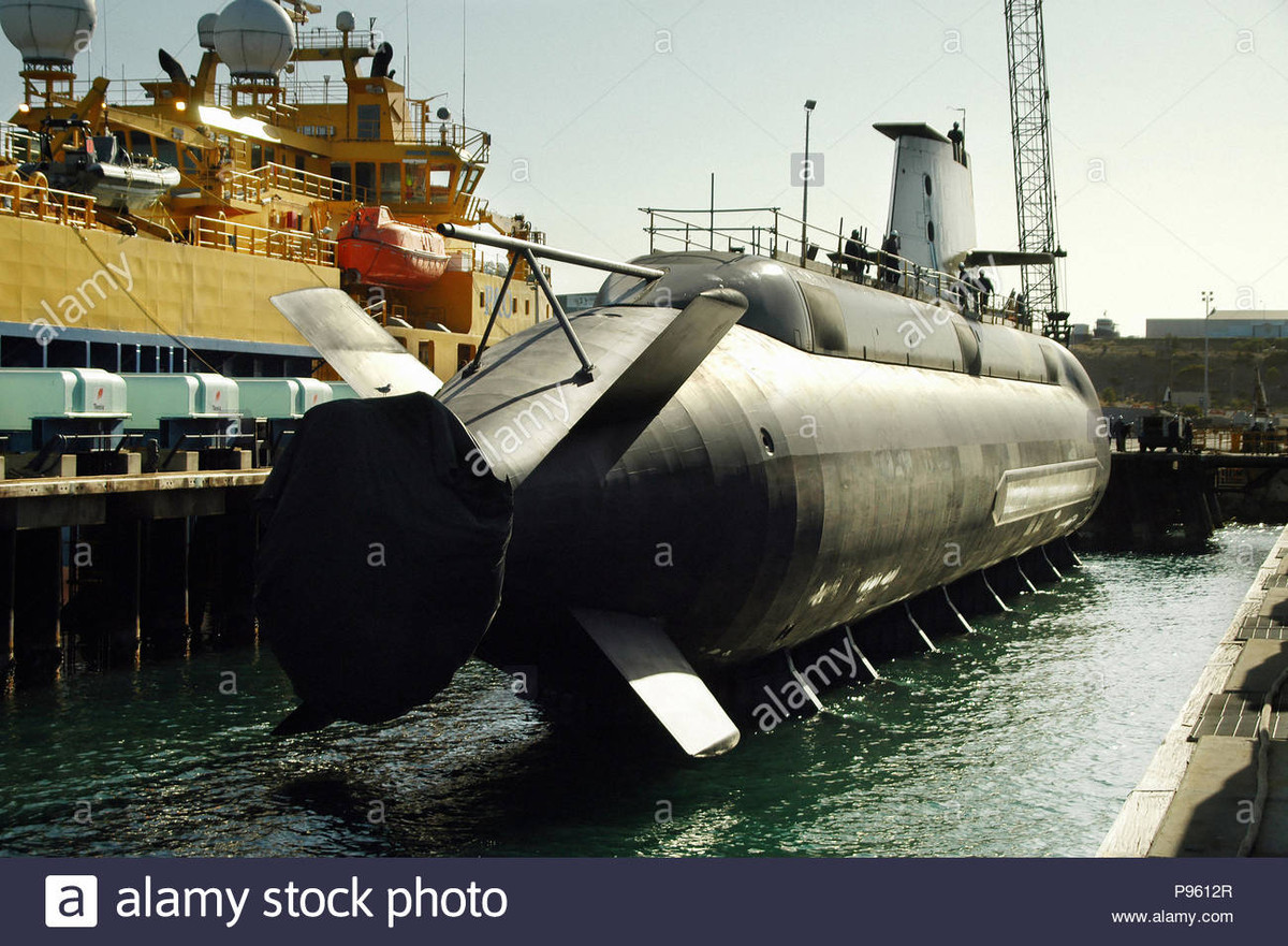 Nếu thuê được tàu ngầm hạt nhân từ Mỹ, Australia có thể từ bỏ việc nâng cấp kéo dài tuổi thọ của các số ngầm này, và việc bán số tàu ngầm này (hoặc sửa chữa, nâng cấp rồi bán chúng) cũng là một lựa chọn tốt. Việc này sẽ tiết kiệm được tương đối ngân sách.