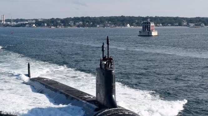 Nhưng có thể Australia không cần đợi 18 tháng, khi Bộ Quốc phòng Mỹ đang bắt đầu chuẩn bị, để xây dựng một căn cứ tiền phương cho các tàu ngầm hạt nhân của họ ở Australia. Bốn tàu ngầm hạt nhân lớp Los Angeles hiện được quân đội Mỹ triển khai ở Guam, có thể bắt đầu chuẩn bị đưa vào trực chiến tại Australia.