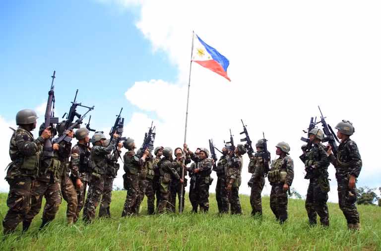 Cơ quan Hợp tác An ninh Quốc phòng Mỹ ngày 24/6 cho biết, Bộ Ngoại giao Mỹ đã phê duyệt việc bán một số lượng vũ khí lớn cho quân đội Philippines, nhằm giúp nước này củng cố tiềm lực quốc phòng, trong bối cảnh tình hình khu vực vẫn diễn biến phức tạp. 