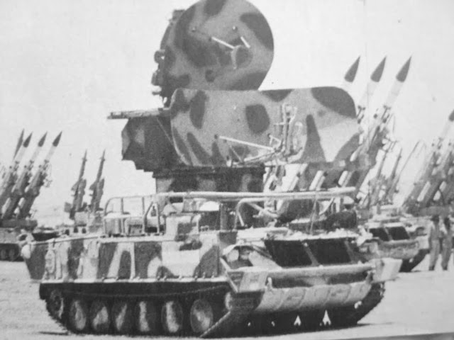 Với hệ thống phòng không mạnh, đó là ranh giới đỏ cho IAF đừng bay qua. Khi đó ngoài lực lượng Không quân Ai Cập, trên lãnh thổ Ai Cập còn có các phi đội MiG-21 của Không quân Liên Xô, bay tuần tra phòng thủ trên không phận nước này.