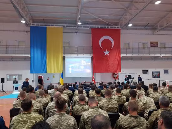 Cho đến nay, cũng chưa rõ thỏa thuận giữa Uzbekistan và Thổ Nhĩ Kỳ là gì, nhưng Nga đã đưa ra cảnh báo, yêu cầu Thổ Nhĩ Kỳ không can thiệp vào cuộc xung đột ở Ukraine. Cho đến nay, Thổ Nhĩ Kỳ vẫn giữ lập trường trung lập, nhấn mạnh việc hợp tác quân sự với Ukraine sẽ không nhằm vào các nước thứ ba.