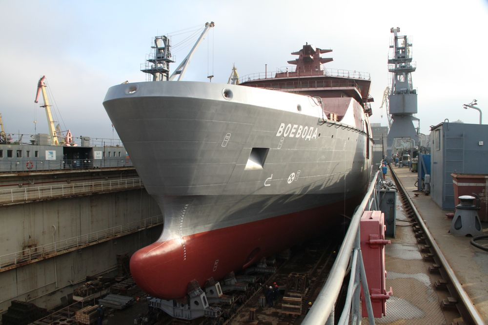 Trong số tiền mà Nhà máy đóng tàu Biển Đen nhận được là 123,6 triệu hryvnia, đã được sử dụng để thanh toán trước cho các nhà thầu nước ngoài. Tuy nhiên, chính phủ Ukraine đã ngừng tài trợ vào năm 2014, như vậy Xưởng đóng tàu Biển Đen chỉ có thể đóng 80% thân tàu. 