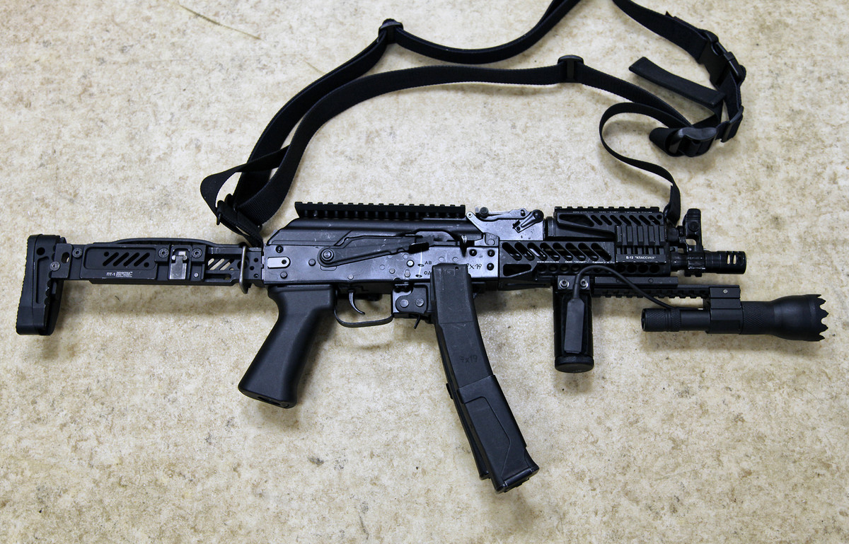 Tiểu liên Vityaz-SN được thiết kế dựa trên mẫu súng trường tấn công AK-105 vào năm 2004; cái tên Vityaz đã được đặt để vinh danh đơn vị đặc nhiệm của quân đội nội địa Nga "Vityaz". Vityaz-SN được trang bị cho lực lượng đặc biệt, dùng chiến đấu trong cự ly gần.