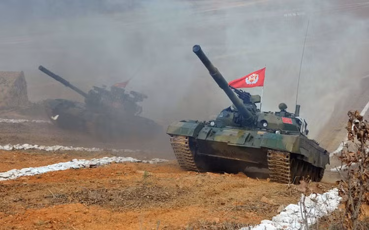 Chiếc xe tăng này đã được chế tạo đặc biệt cho chiến tranh ở địa hình đồi núi của Hàn Quốc. Khả năng leo và bắn từ những độ dốc khắc nghiệt vượt quá khả năng của hầu hết các loại xe tăng khác, sẽ mang lại cho chiếc xe một lợi thế đáng kể trước các nền tảng của đối thủ như M1 Abrams.