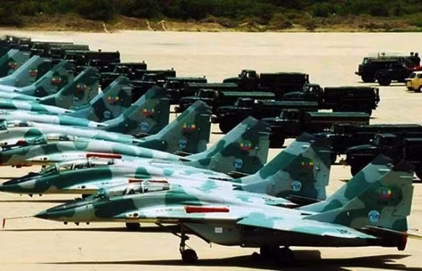 Căng thẳng với Ai Cập và Sudan có nghĩa là khả năng tác chiến trên không của Ethiopia tiếp tục phải được củng cố, và Su-27 dự kiến sẽ bị loại khỏi biên chế muộn nhất là vào giữa những năm 2030, tiêm kích Su-57 vẫn là sự lựa chọn thay thế có lợi nhất.