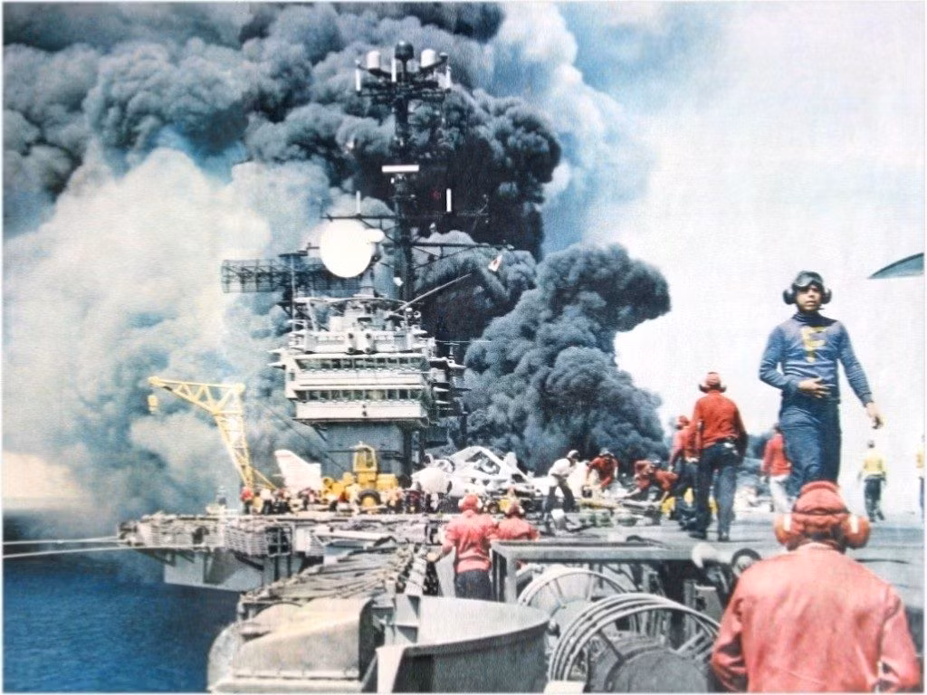 Trong những thập kỷ tiếp theo, các tàu sân bay của Mỹ đã gặp phải những tai nạn nghiêm trọng, bao gồm va chạm và cháy nổ, nhưng không chiếc nào bị chìm. Rất khó để đánh chìm một con tàu nổi, dài hàng trăm mét, chủ yếu làm bằng thép.