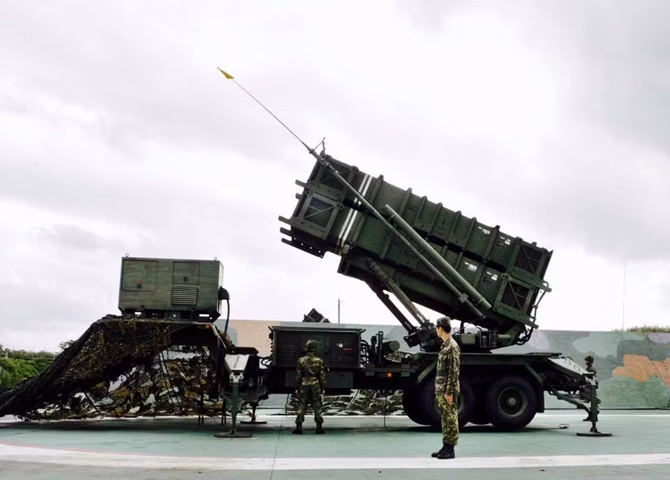 Vào cuối tháng 3 năm nay, chi phí xuất kích của các máy bay chiến đấu đã làm ảnh hưởng nghiêm trọng đến khả năng chiến đấu của hòn đảo này. ROCAF đã quyết định không điều máy bay, mà mỗi khi PLAAF tiến vào ADIZ, sẽ sử dụng radar và hệ thống tên lửa phòng không, để theo dõi các máy bay của PLAAF.