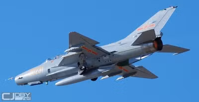 Trong bối cảnh căng thẳng gia tăng ở eo biển Đài Loan, một số nguồn tin đã thu hút sự chú ý đến việc Quân đội Trung Quốc (PLA), triển khai máy bay chiến đấu hạng nhẹ J-7, cho các chuyến bay gần Đài Loan và có thể để kiểm tra khả năng phòng thủ của hòn đảo này.