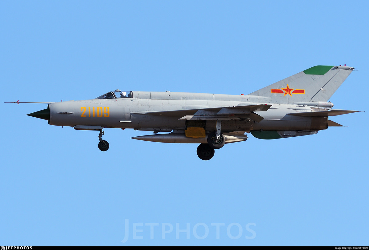 Theo giới phân tích quân sự, với việc dùng "ông già" J-7 bay tuần tra xung quanh đảo Đài Loan, mục đích của Trung Quốc cũng dùng loại máy bay rẻ tiền này, để "tiêu hao" giờ bay của số máy bay chiến đấu ít ỏi của Không quân Đài Loan, đồng thời gây căng thẳng cho phi công Đài Loan.