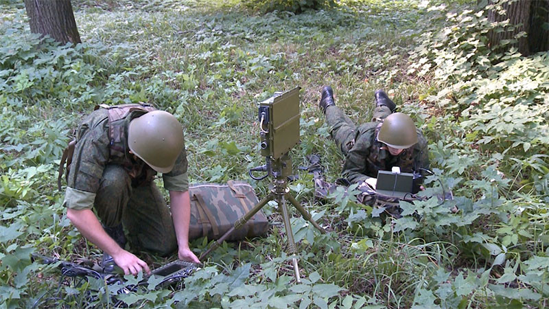 Hệ thống Komandirsha-E còn có tính tự động hóa cao, nếu kết nối tự động, các bệ phóng tên lửa có thể tự động phóng tên lửa hoặc giám sát chỉ huy các tổ tên lửa chống tăng chấp hành lệnh phóng.