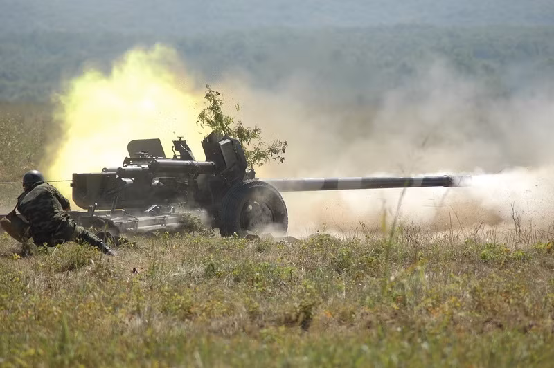 Các vũ khí chống tăng còn lại, kể cả ĐKZ SPG-9 với đạn chống tăng PG-9 và PG-9S; tên lửa 9M117 Kustet, được phóng qua nòng pháo của pháo chống tăng 100 mm 2A29; tên lửa của tổ hợp Fagot, Konkurs-M và Kornet-E có thể tiêu diệt tất cả MBT của Ukraine, nếu tiến công từ bên sườn và phía sau.