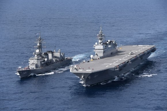 Những cải tiến với lớp tàu Izumo bao gồm, tăng cường sức chịu lực của boong, sử dụng lớp phủ boong chịu nhiệt, mở rộng sàn đáp phía trước và loại bỏ các pháo tầm gần ở mũi, có thể cản trở hoạt động của các máy bay trên tàu sân bay.