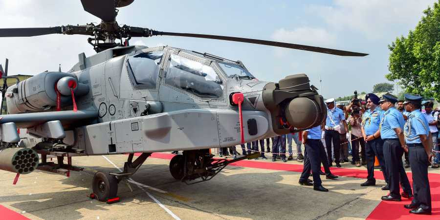 Công ty Boeing cũng có mối quan hệ tốt đẹp với Ấn Độ, mới đây nhất, Boeing đã cung cấp cho Ấn Độ 22 trực thăng tấn công Apache và 15 trực thăng vận tải hạng nặng Chinook. Tham gia đấu thầu Chương trình MMRCA 2.0 lần này, Boeing chào hàng chiến đấu cơ F-15EX, F/A-18E/F Super Hornet.