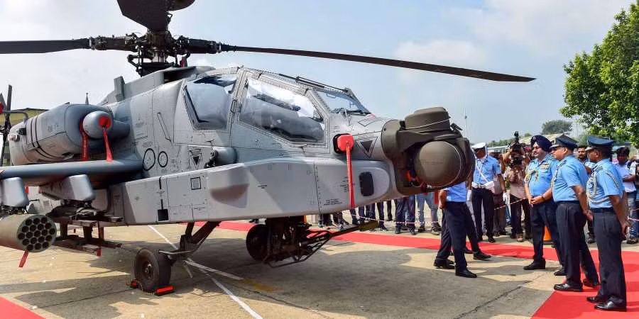 Công ty Boeing cũng có mối quan hệ tốt đẹp với Ấn Độ, mới đây nhất, Boeing đã cung cấp cho Ấn Độ 22 trực thăng tấn công Apache và 15 trực thăng vận tải hạng nặng Chinook. Tham gia đấu thầu Chương trình MMRCA 2.0 lần này, Boeing chào hàng chiến đấu cơ F-15EX, F/A-18E/F Super Hornet.