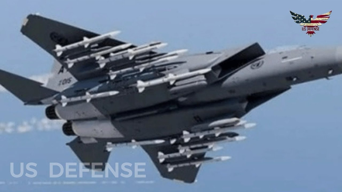 Quan trọng nhất, F-15EX có tốc độ đáng kinh ngạc, có khả năng đạt Mach 2,5. Máy bay có thể thực hiện nhiều nhiệm vụ như chiếm ưu thế trên không, đánh chặn, thâm nhập sâu vào hậu phương đối phương, tiến công chiến lược và tấn công mặt đất.