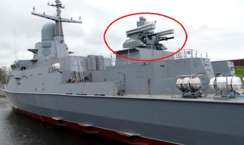 Các hệ thống phòng không có thể bao gồm hệ thống Redut tầm xa 120km, một biến thể hải quân của S-350E và một biến thể hải quân của tổ hợp phòng không Pantsir-M tầm ngắn. Một mạng lưới phòng không, thể hiện sức mạnh vượt trội trên biển và là chìa khóa thành công của các nhóm tàu sân bay tấn công dẫn đầu.