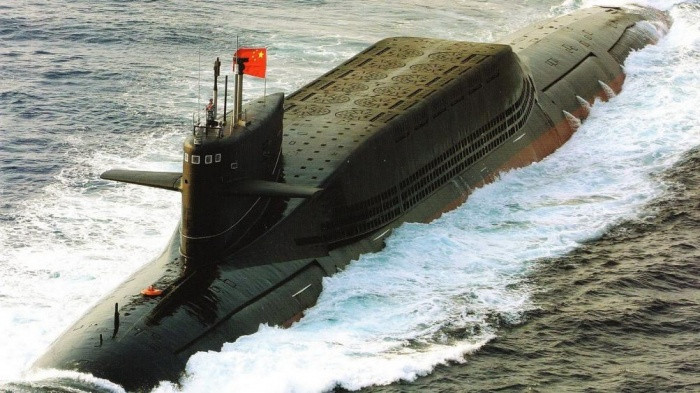 Thành phần hải quân của lực lượng hạt nhân chiến lược, đến nay chỉ có 6 tàu ngầm Type 094 có thể mang tên lửa đạn đạo xuyên lục địa. Những tàu chiến này cũng mới chỉ hoạt động quanh lãnh hải Trung Quốc và chưa thể đọ sức với các tàu chiến Mỹ trong khu vực. 