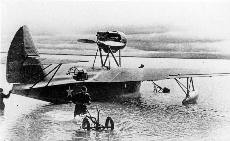 Tại hạm đội Biển Đen, những chiếc máy bay MBR-2 được sử dụng làm nhiệm vụ thả bom ngầm, trinh sát trên biển và làm cường kích tại khu vực đồng bằng sông Danube.