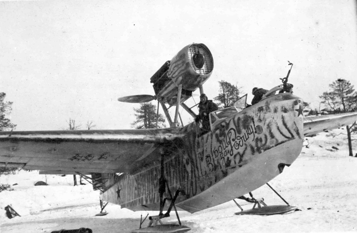 Năm 1934, Hạm đội Biển Đen và Baltic đã được biên chế MBR-2; Hạm đội Thái Bình Dương là vào năm 1935 và tới năm 1937 là Hạm đội phương Bắc. Tới năm 1939, lực lượng Biên phòng cũng được biên chế một số lượng nhỏ máy bay MBR-2 cho đơn vị đóng quân tại thành phố cảng Odessa.