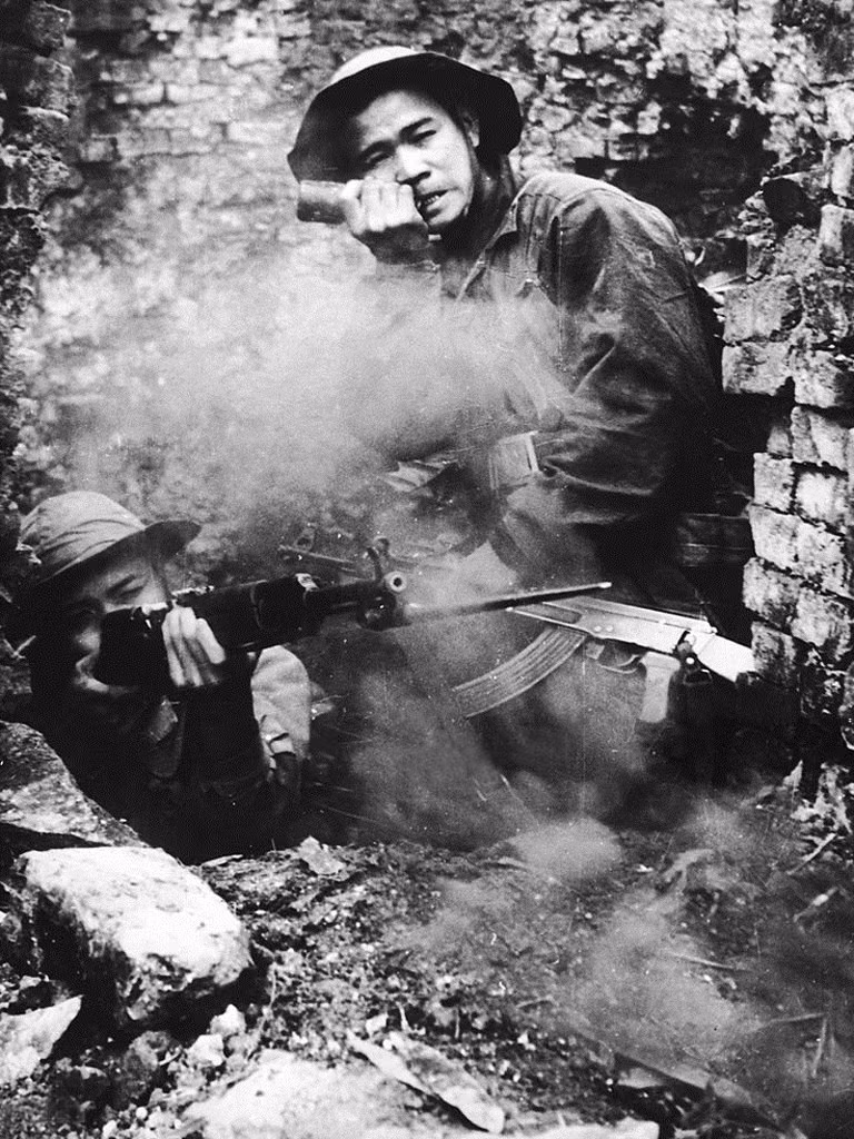 Khi một giải pháp có tính chất quyết định cho cuộc chiến tranh Việt Nam đang đi đến hồi kết trên bàn đàm phán Paris, thì việc cố thủ giữ Thành Cổ Quảng Trị trong chiến dịch đánh phản kích địch 81 ngày đêm thực sự có ý nghĩa sống còn cho cả hai phía.