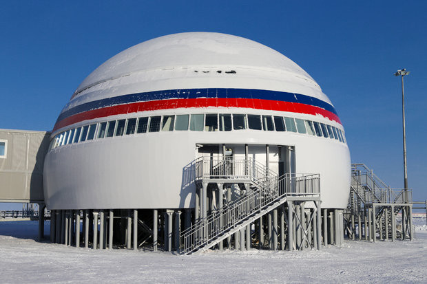Trong hội nghị thượng đỉnh Reykjavik diễn ra vào ngày 20/5, Ngoại trưởng Lavrov tuyên bố rằng Nga với tư cách là cường quốc lớn nhất ở Bắc Cực, khẳng định ưu tiên của mình tại Hội đồng Bắc Cực là thúc đẩy sự phát triển xã hội, kinh tế và môi trường, tạo cân bằng và bền vững cho khu vực. Nguồn ảnh: Pinterest.