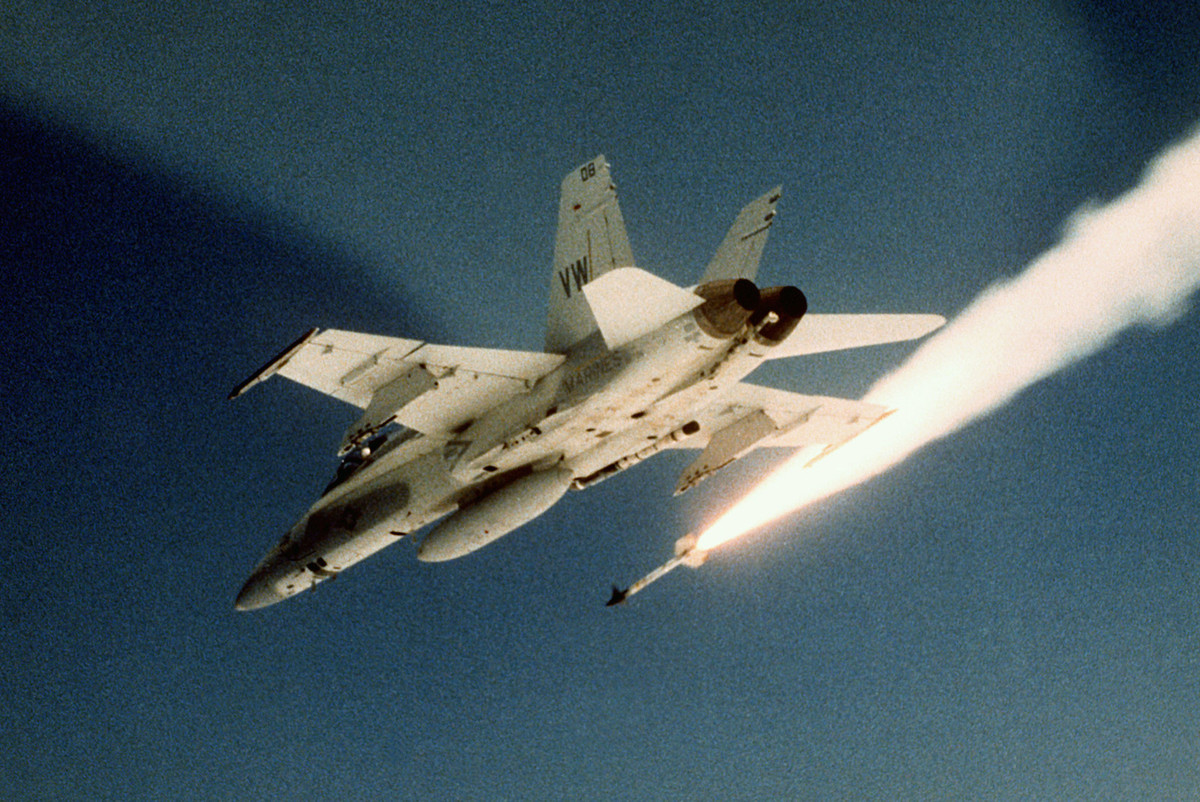 Tuy nhiên những chiếc MiG-25 có khả năng sống sót cao trước các tên lửa AIM-7 mà Không quân Mỹ sử dụng, phần lớn là nhờ tốc độ cực cao của máy bay, và cuối cùng đã tránh được tất cả mười tên lửa mà không bị thiệt hại nào.