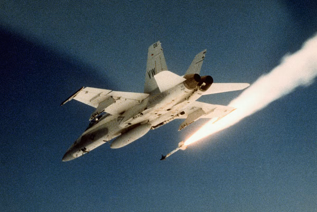 Tuy nhiên những chiếc MiG-25 có khả năng sống sót cao trước các tên lửa AIM-7 mà Không quân Mỹ sử dụng, phần lớn là nhờ tốc độ cực cao của máy bay, và cuối cùng đã tránh được tất cả mười tên lửa mà không bị thiệt hại nào.