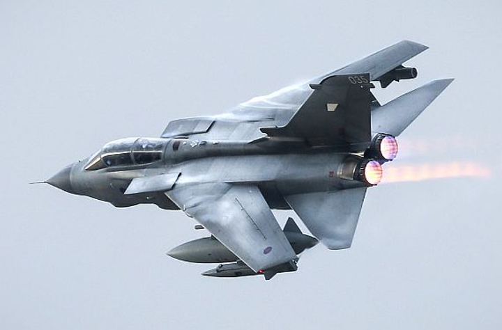 Ngày 19/1 một chiếc Tornado của Không quân Anh đã bị một chiếc MiG-29A của Iraq bắn hạ bằng tên lửa R-60MK. Tornado là máy bay thế hệ thứ tư và được đánh giá là kém nhất về hiệu suất không chiến so với các đối thủ của Liên Xô và Mỹ. Việc sử dụng tên lửa R-60 cho thấy một cuộc giao tranh tầm gần, đây là điểm yếu rất lớn của Tornado.