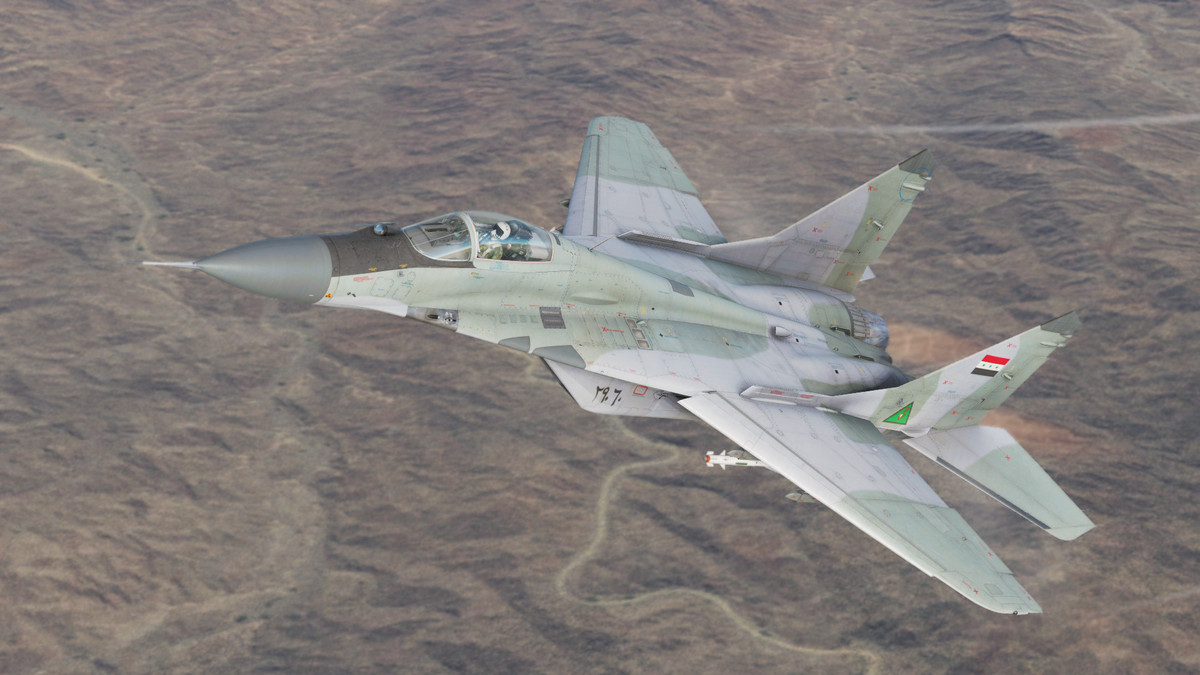 Mặc dù tên lửa và hiệu suất bay của MiG-29 nói chung kém hơn đáng kể so với MiG-25PD, nhưng loại máy bay này vẫn được đánh giá có tính năng tương đương với hầu hết các máy bay chiến đấu của Mỹ. MiG-29A đã sử dụng tên lửa tầm ngắn R-60 để vô hiệu hóa F-111, sau đó sử dụng tên lửa tầm xa R-27 bắn bị thương chiếc B-52.