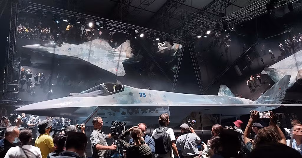 Tất nhiên, có thể giả định rằng mức giá này chưa bao gồm kinh phí nghiên cứu và phát triển máy bay; nếu cộng cả chi phí nghiên cứu, phát triển, tiêm kích tàng hình Su-75 không thể có cái giá như vậy, mà có khi lên tới hàng trăm triệu USD. Ví dụ, theo các nguồn tin mở, việc phát triển Su-57 đã tiêu tốn của Nga khoảng 1,65 tỷ USD.