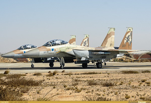 Phi đội F-15 của Israel có năng lực chiến đấu rất cao; uy thế trên không và khả năng phô diễn sức mạnh trên khắp khu vực Trung Đông của Israel chủ yếu dựa vào sức mạnh của phi đội F-15. Tuy nhiên những chiếc F-15 chiếm ưu thế trên không của IAF, đã có khoảng 40 năm phục vụ.
