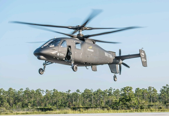 Ngoài ra, việc Chiến tranh Lạnh kết thúc cũng đã trì hoãn việc nâng cấp Apache và sự ra đời của các chương trình thay thế bao gồm máy bay trinh sát tấn công tương lai (FARA) hiện đang được theo đuổi, khiến loại máy bay này dần dần ngừng hoạt động.