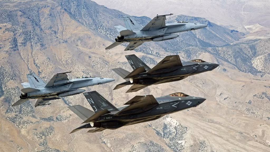 F-35 và loại máy bay bị đánh giá thấp hơn là F-18E đều vấp phải sự phản đối đáng kể từ các quan chức Thụy Sĩ, nguyên nhân là do Mỹ đã áp đặt các điều khoản nghiêm ngặt về cách máy bay có thể được sử dụng sau khi bán, trong khi phía Pháp thì không.