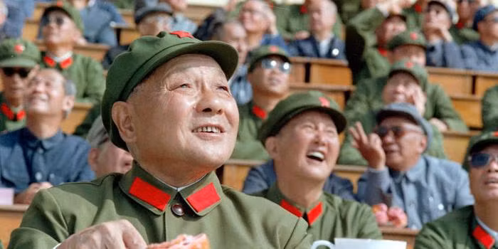 Tuy nhiên, trong khi tất cả các thành viên NATO vẫn đang chìm đắm trong “cơn đại khủng bố” do Liên Xô mang lại thì cuộc tập trận Hoa Bắc của Trung Quốc cũng bắt đầu.