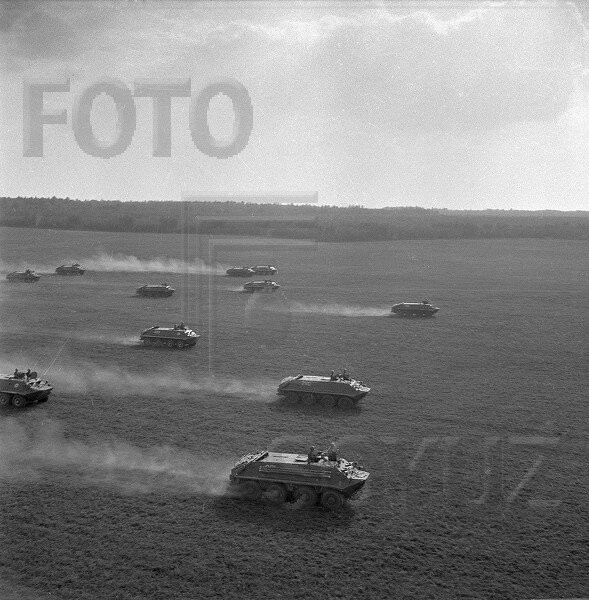 Hơn nữa, trong cuộc diễn tập này Liên Xô mới chỉ triển khai một phần quân đội của mình mà đã có thể đạt được hiệu quả như vậy, điều này đã trực tiếp khiến tất cả các nước có ý định chống lại Liên Xô phải suy nghĩ lại.