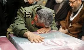 Để kỷ niệm ngày mất đầu tiên của Tướng Soleimani, theo thông báo từ Iran, các hoạt động tưởng niệm quy mô lớn sẽ được tổ chức tại Iran, Iraq và Lebanon. Trước đó, Iran, Mỹ và Israel đã cảnh báo nhau là các bên không được có hành động gây rối, làm phức tạp thêm tình hình. Ảnh: Đám tang Tướng Soleimani - Nguồn: IRNA.