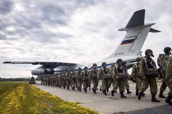 Để nhường chỗ cho các đơn vị súng cơ giới, Bộ Quốc phòng đã quyết định bố trí lại lực lượng lính dù. Hiện tại, lữ đoàn tấn công đổ bộ đường không số 56 được đặt tại thành phố Kamyshin.