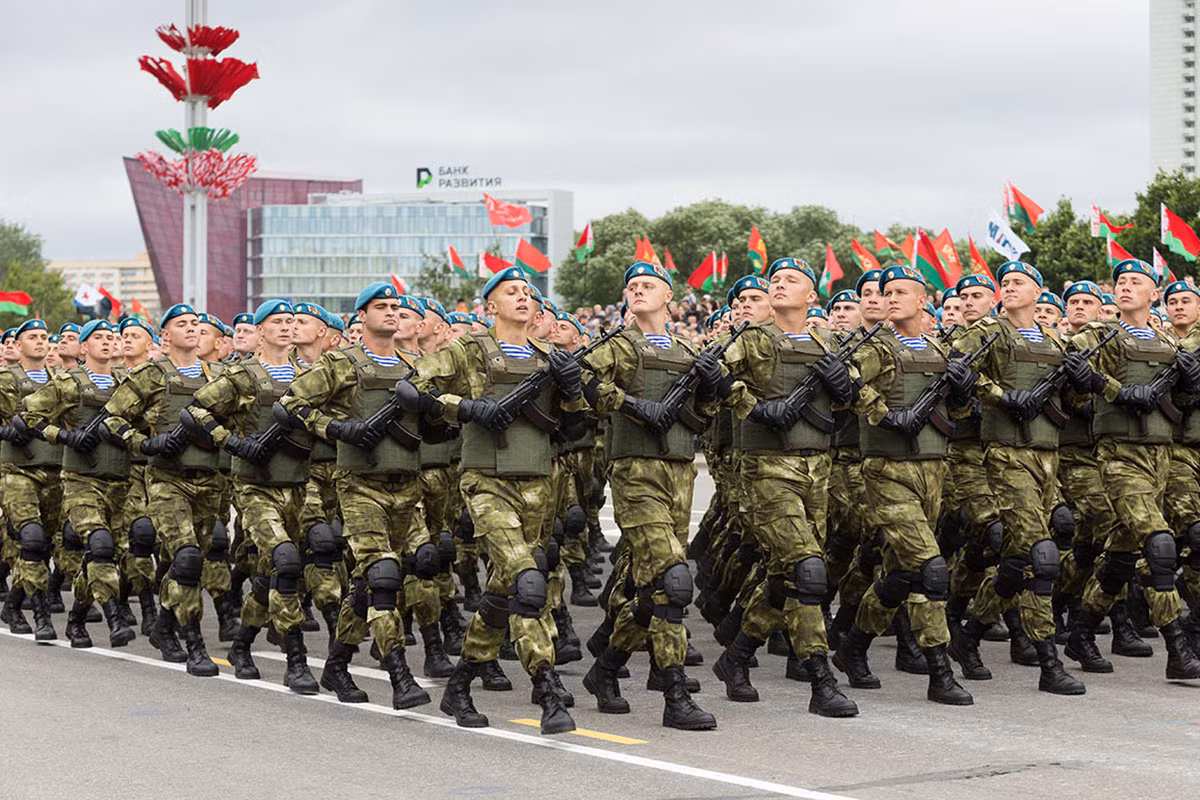 Lịch sử của Sư đoàn Cận vệ 20 và Quân đoàn cận vệ 8 đã tham gia các trận đánh gần Rzhev và trong trận Kursk, đã hoàn thành chặng đường chiến đấu của mình ở Berlin. Năm 1945, quân đoàn được tổ chức lại thành Quân đoàn cơ giới cận vệ 8 và năm 1957 Sư đoàn cận vệ 20 được chuyển thành Sư đoàn súng trường cơ giới cận vệ 20.