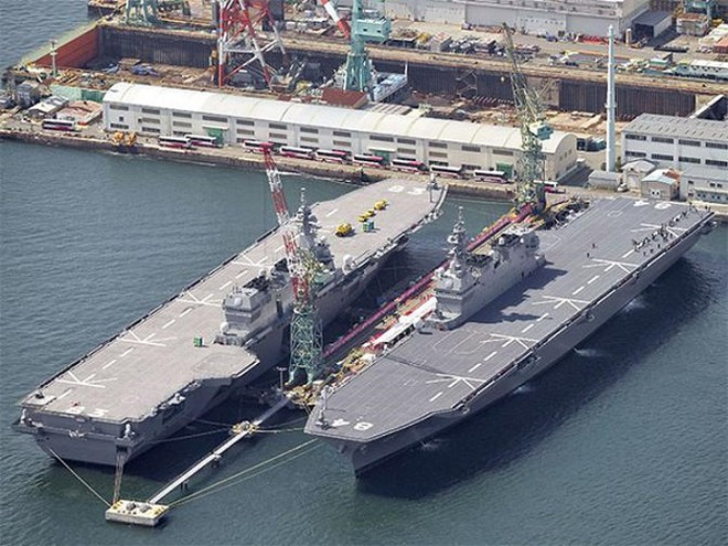 Tàu đổ bộ Izumo bắt đầu nâng cấp với kinh phí 30 triệu USD vào mùa hè năm ngoái, và con tàu chị em của nó Kaga cũng có kế hoạch gia cố boong vào năm 2022 và loại bỏ một dàn pháo phòng không.